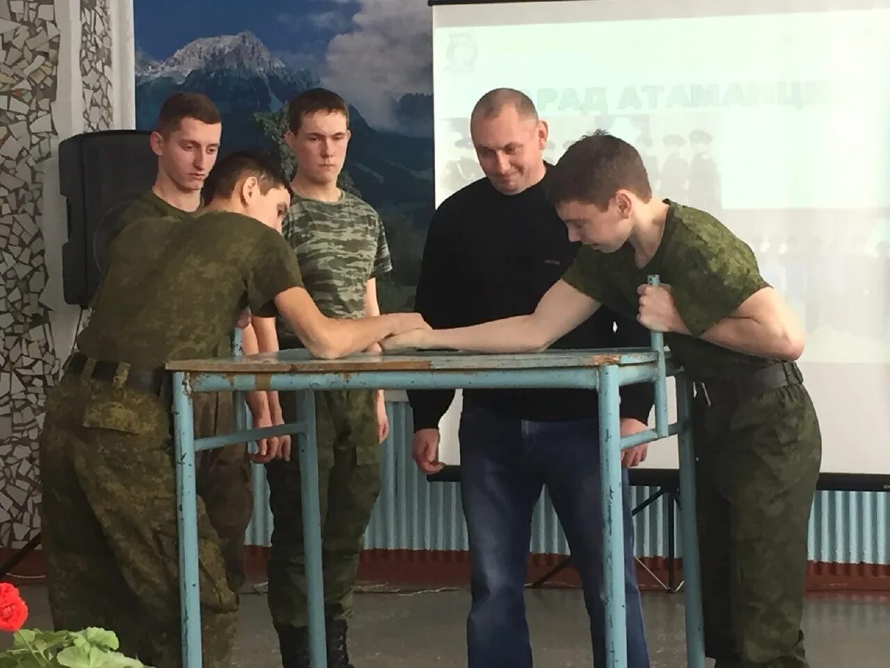 Верхнеуральский агротехнологический техникум казачий кадетский корпус. Амурский казачий колледж. Филиал казачьего кадетского корпуса уйское. Верхнеуральский агротехнологический техникум казачий кадетский корпус. Герб агротехнологического колледжа.