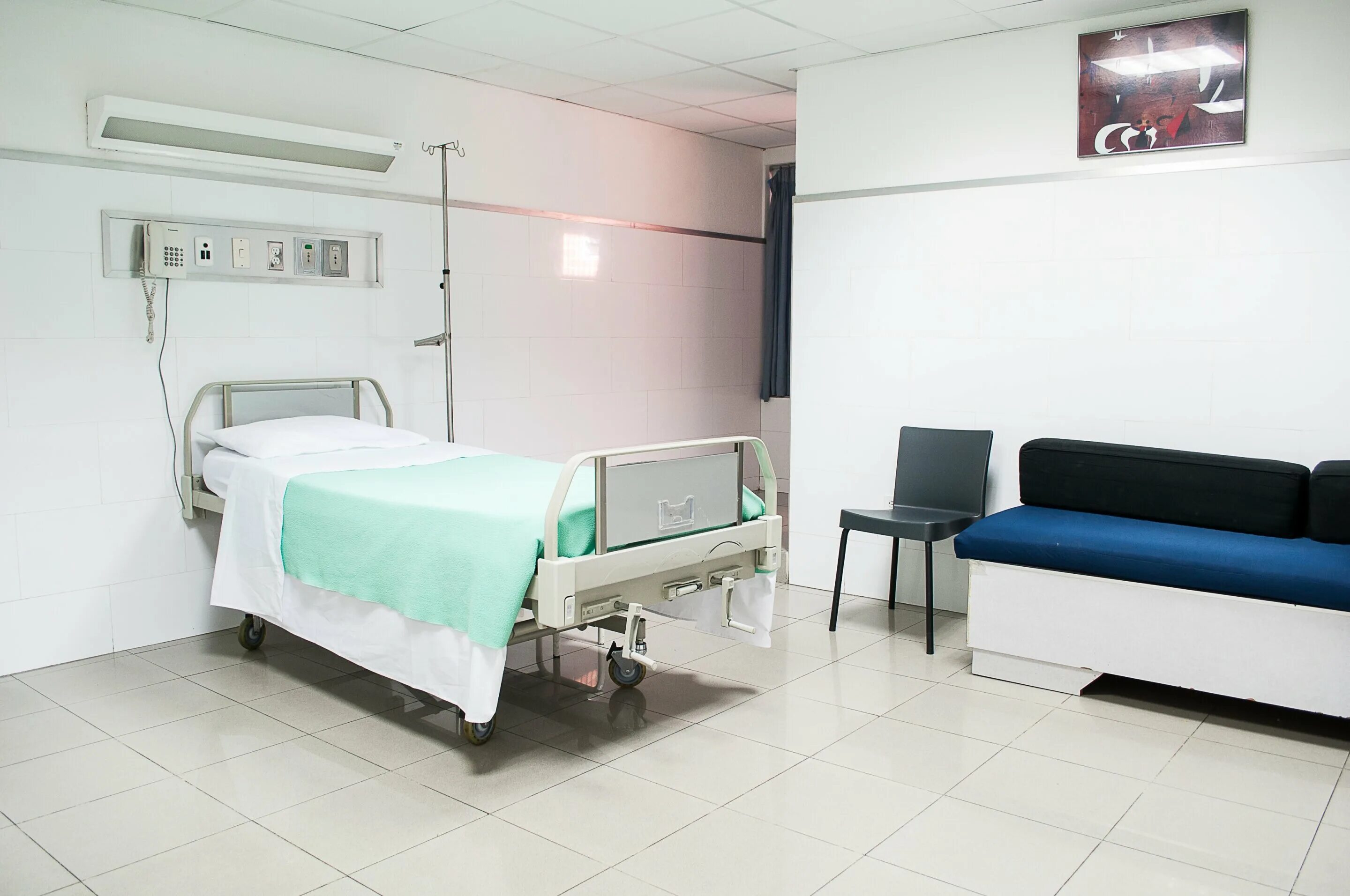 Patient room. Палата в больнице. Комната в больнице. Клиника палата. Интерьер больничной палаты.