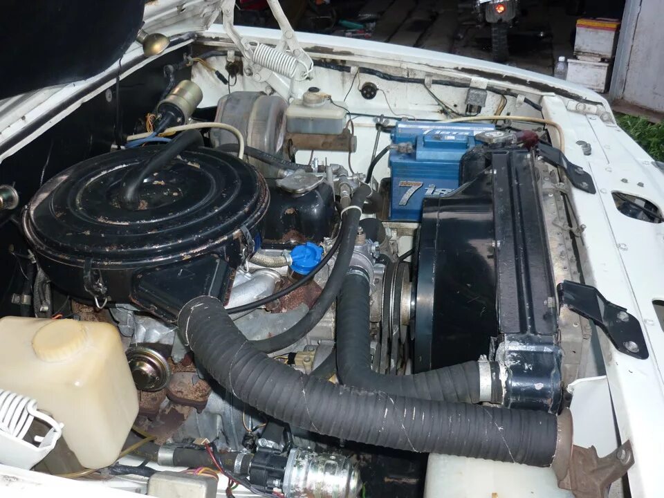 Газ 3102 змз 406. Мотор газ 3102. Волга газ 31013. 3 двигатель. Волга газ 3102 двигатель.