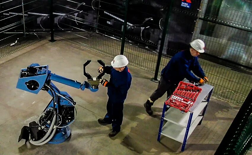 Челябинский завод роботов. Челябинский завод роботов. Завод роботов чкпз. Челябинский завод роботов. Завод роботов чкпз.