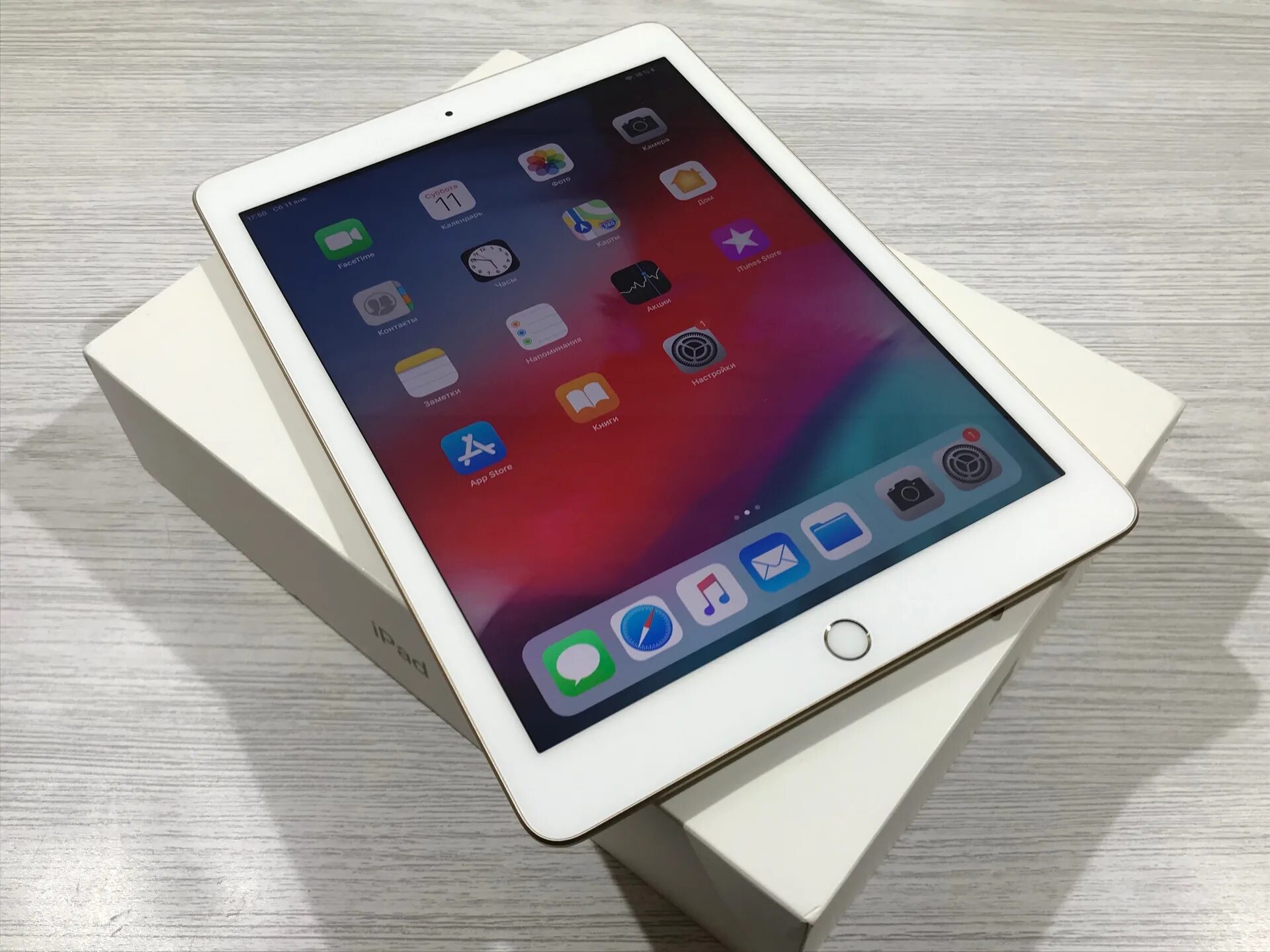 Ipad 32gb wifi. IPAD 2017. IPAD 32gb. IPAD 2017 32gb. IPAD 2017 ehv077 n.