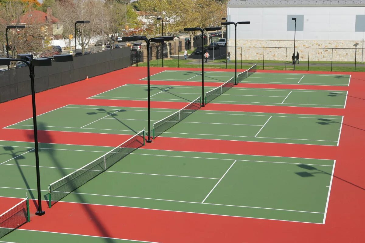 Свободные площадки. Габариты спортплощадки теннис. Проект теннис корта. Корт теннис 3д забор. Разметка теннисного корта.