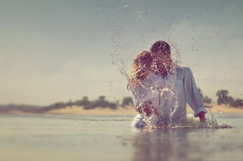 Истинная жизнь любовь. Чувство любви. Счастливая любовь. Любовь в воде. Душевные фото.