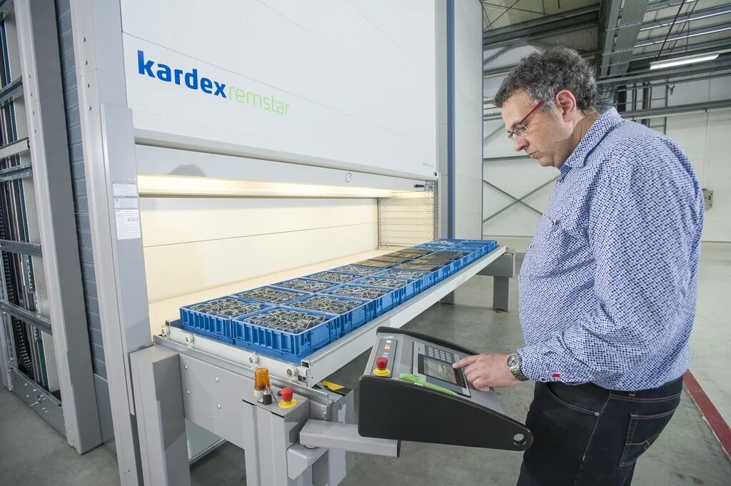 Dynamic storage. Dynamic storage. Pallet flow fifo interroll. Gebhardt конвейер. Автоматизированный склад карусельного типа kardex megamat meg rs 350.
