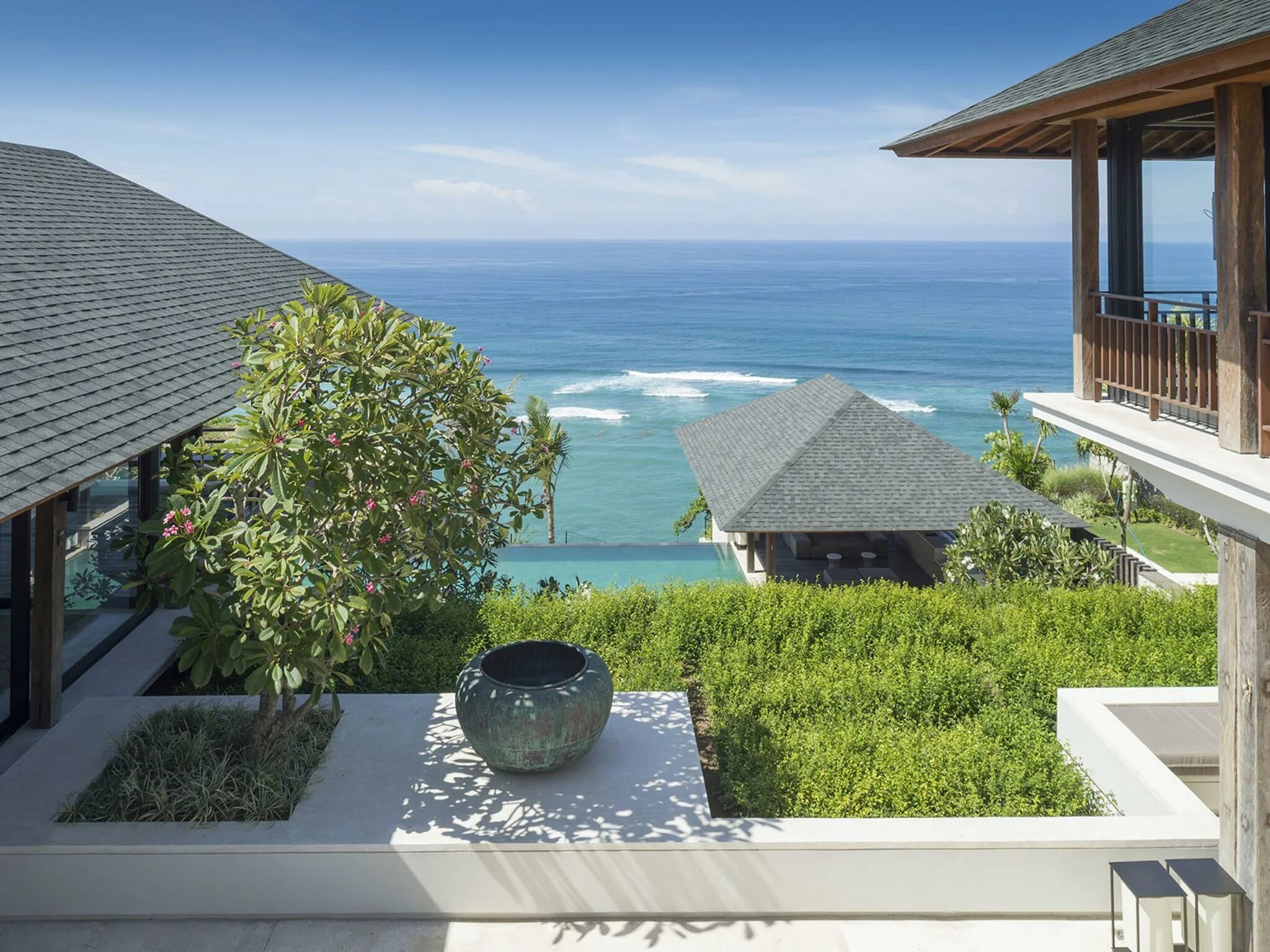 Бали недвижимость купить цена. Бали Luxury Villa. Бали вилла у океана. Виллы в Улувату Бали. Бали Букит вилла.