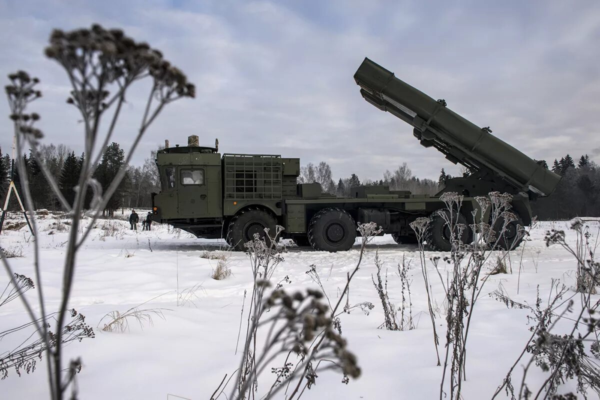 Рсзо 9п140 ураган. Рсзо 9а53 «ураган-1м». Российский ураган. Рсзо бм-27 «ураган». Рсзо ураган ракета.