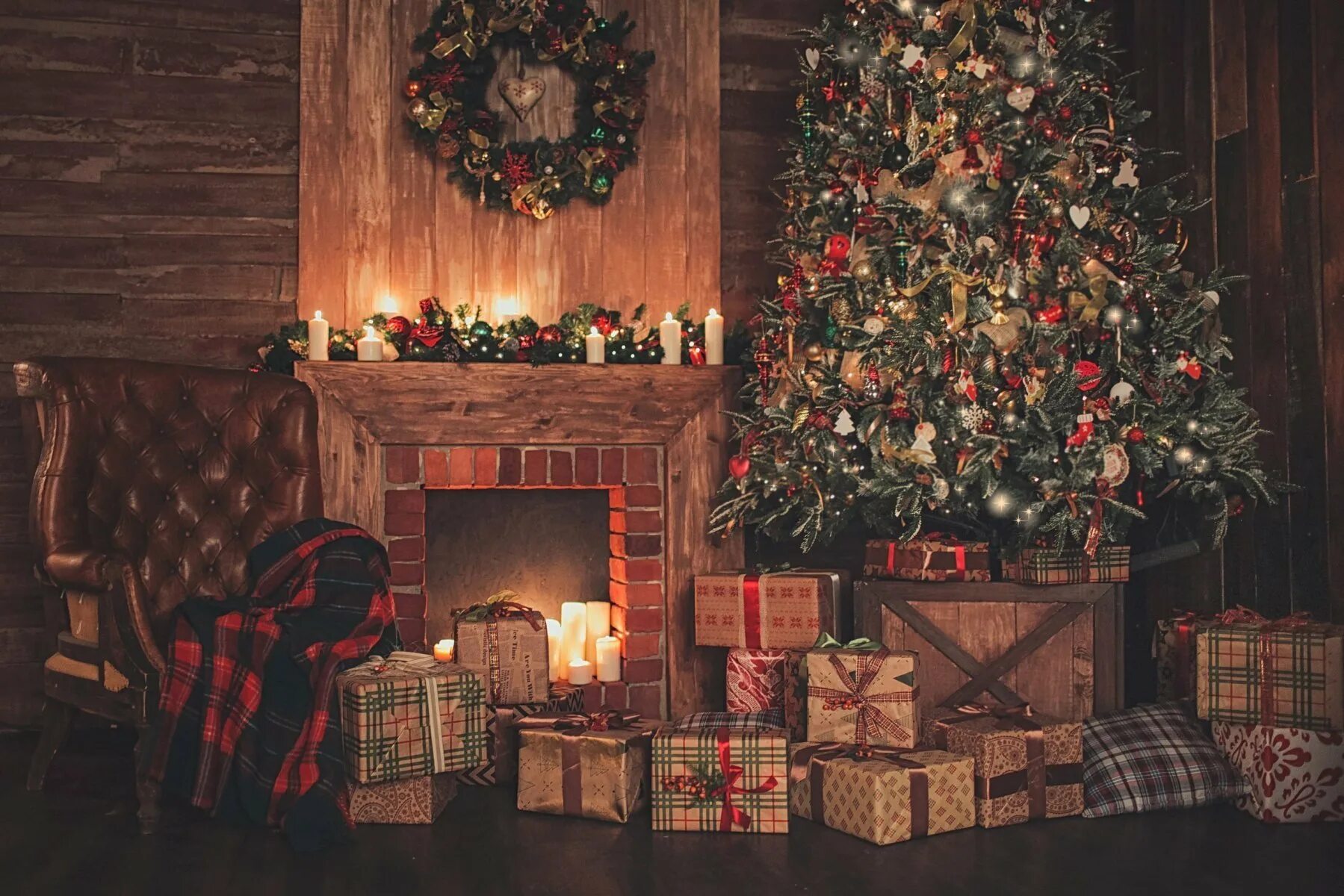 фотозона с камином на новый год своими руками. зал оскар фотостудия фэймос. новогодние фотозоны 2021. новогодние локации дома. рождественское украшение крыльца.