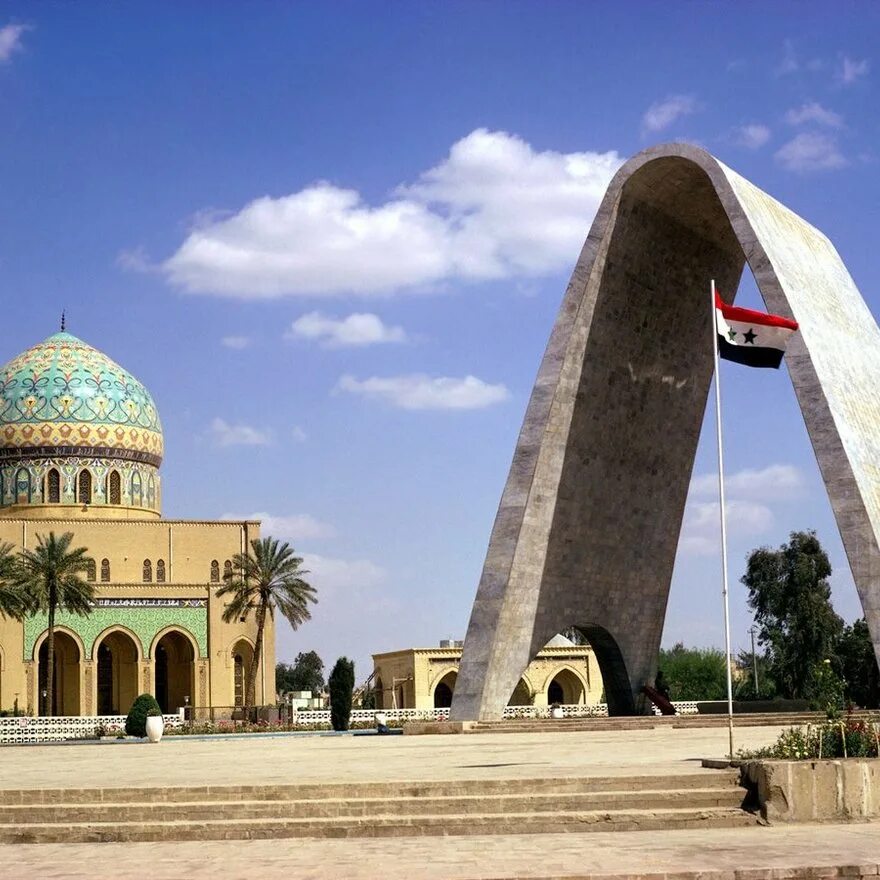 Достопримечательности какого государства. Багдад столица Ирака. Багдад столица Ирака достопримечательности. Дворец Мансура Багдад. Г. Багдад (Ирак) мечеть.