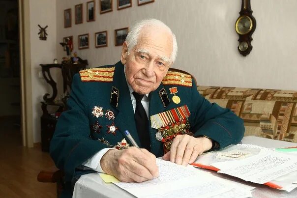 Предоставление жилья ветеранам. Габараев фронтовик. Летопись победы. Фото ветеранов и их жилье. Артемов ветеран.