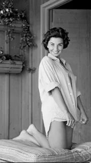 Jean simmons hot