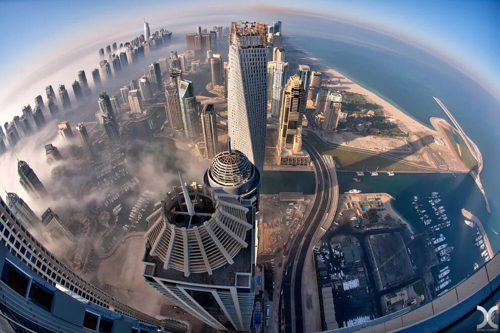 В каком городе находится самый высокий небоскреб. Небоскрёб Бурдж-Халифа в Дубае. Бурдж-Халифа Дубай 2022. Небоскрёб в Дубае Бурдж. Дубай здание Бурдж Халифа.