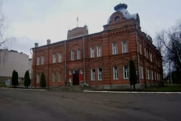 Демянск гостиница. Демянск школа. демянск посёлок городского типа демянск улица набережная.