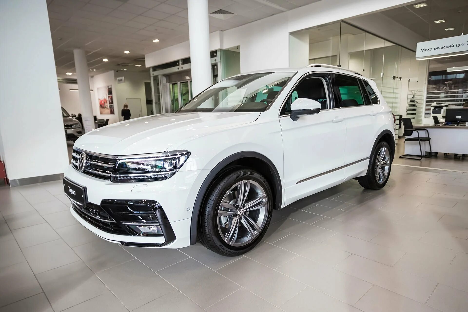 Фольксваген Тигуан 2020. Фольксваген Тигуан 2020 белый. Tiguan 2 Exclusive. VW Tiguan Sportline 2019. Куплю фольксваген тигуан татарстан