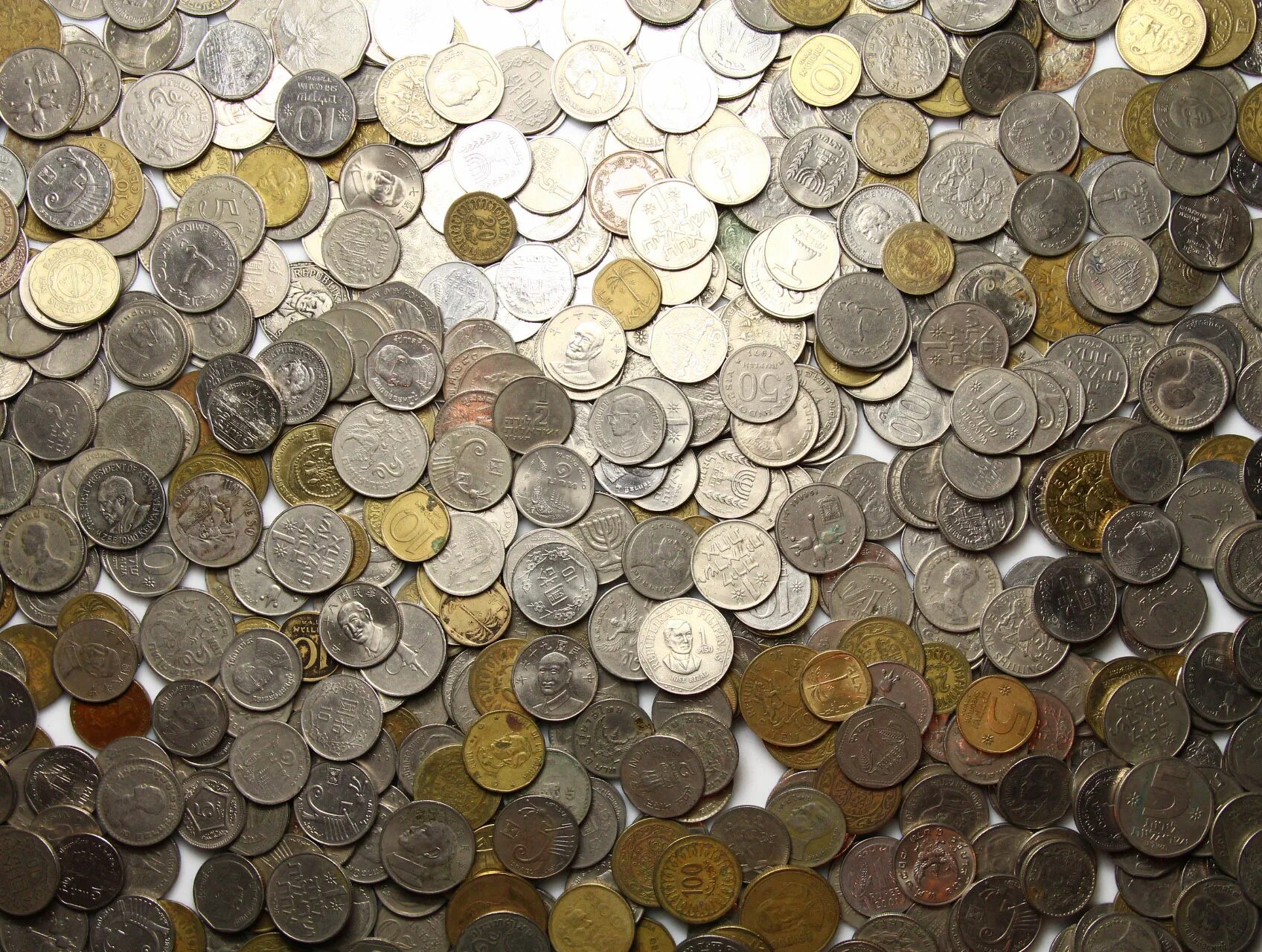 Купить монеты на вес. Мелкие монеты. Вес монет. Диковинные монеты.