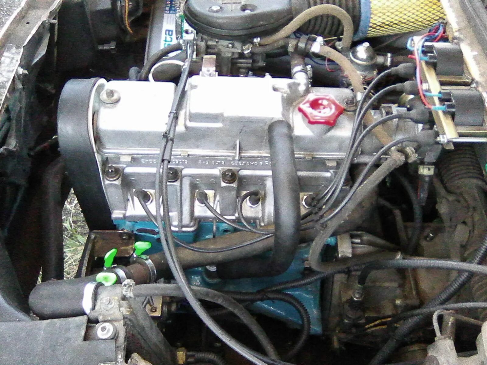 Двигатель 21083 карбюратор. Двигатель 21083 инжектор 8. Мотор 21083 инжектор. Инжекторный двигатель ВАЗ 21083. Мотор ВАЗ 21083 инжектор.