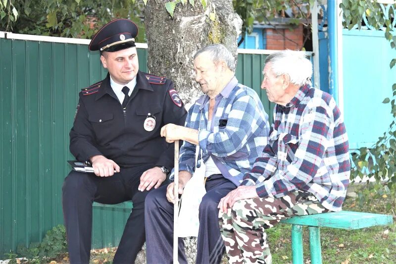 Участковый уполномоченный полиции с населением. Участковый уполномоченный полиции профилактика. Профилактика УУП. Участковый профилактика ап. Участковый пятигорск