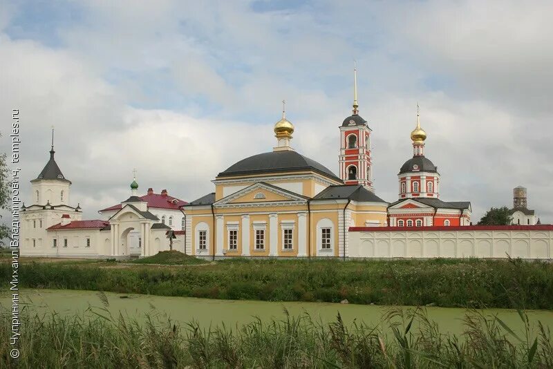 Варни це. Троицко Сергиевский Варницкий монастырь. Троице-Варницкий монастырь в Ростове. Введенская Церковь Варницкий монастырь.