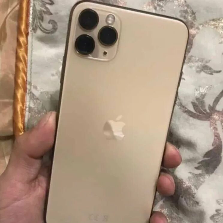 Золотой айфон 11 про. Iphone 11 Pro Gold. Iphone 11 Pro Max 128gb. Айфон 11 Промакс золотой. Айфон 11 Промакс 128 ГБ.