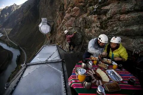 Отели на скалах в китае