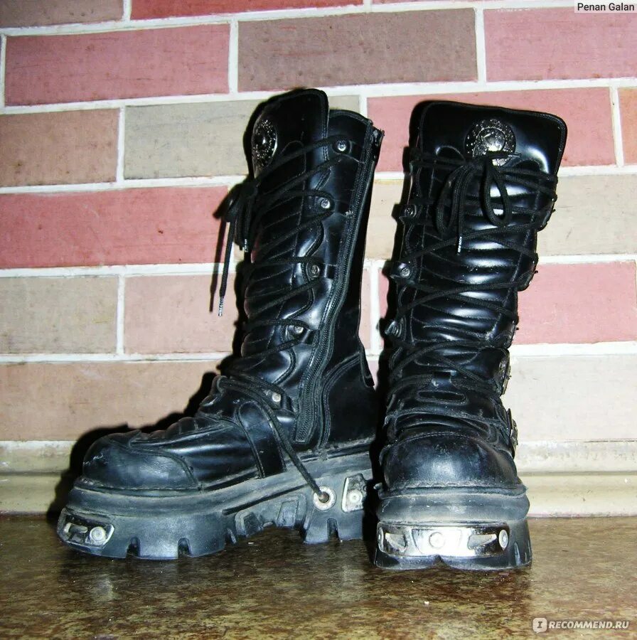 Разношенный ботинок. Разноска берцы. Гарсинг black wolf. Растоптанные берцы в грязи. Берцы американские армейские джангл.