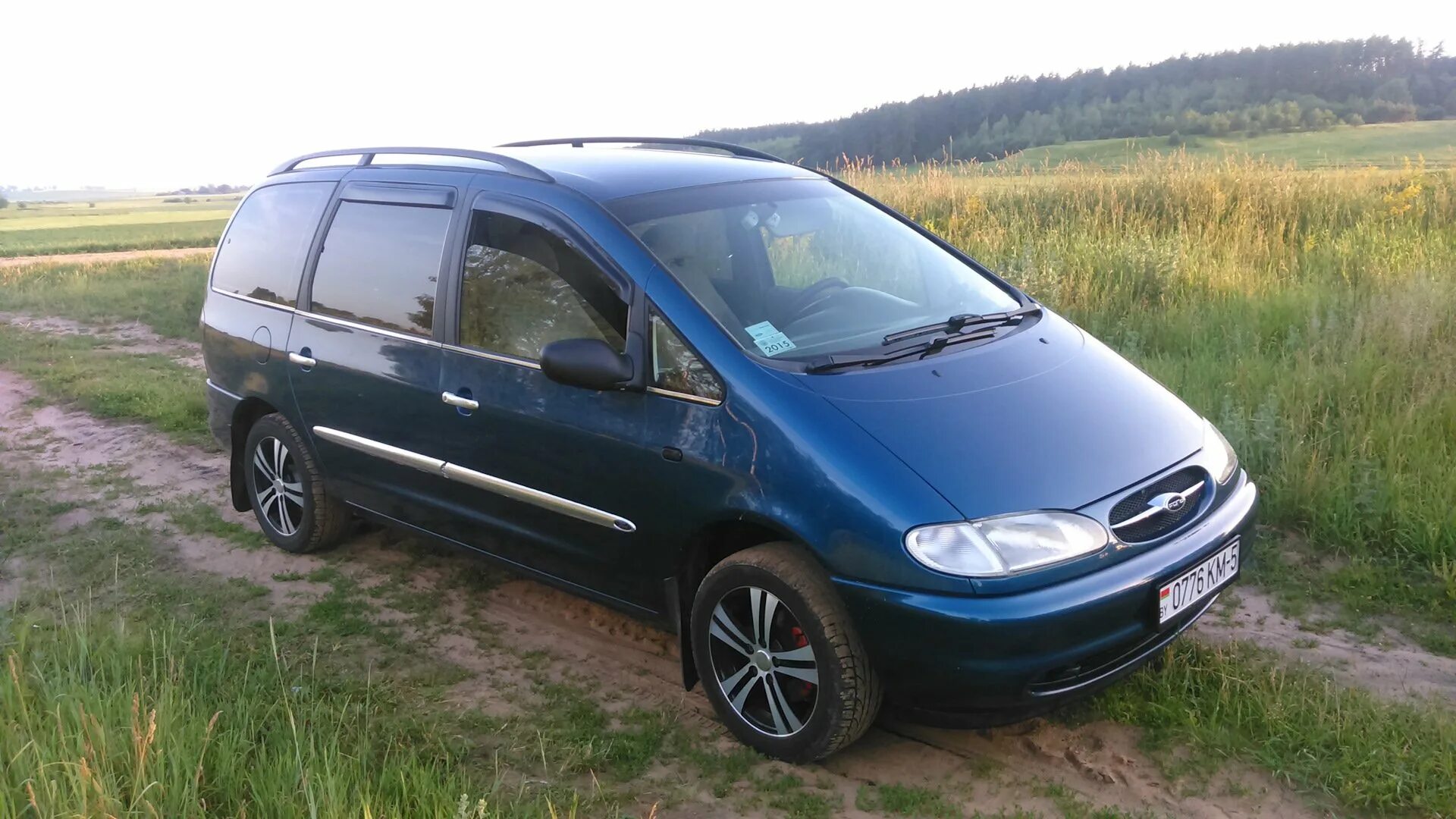 3 бензин. Ford galaxy 1998. Форд галакси 1998 года. 3. Ford galaxy 1998 металлик.