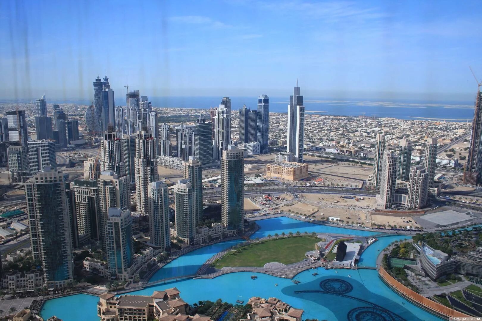 Традиционная одежда оаэ. Свадьба арабов. Нахиль молл дубай. Столица дубая абу даби. Сколько времени сейчас в арабских.