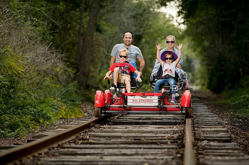 Дрезина пионерка. Riding a rail. Rail ride. Тикет ту райд европа. Rail bike.