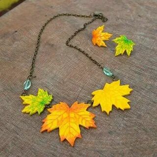 Украшения из осенних листьев