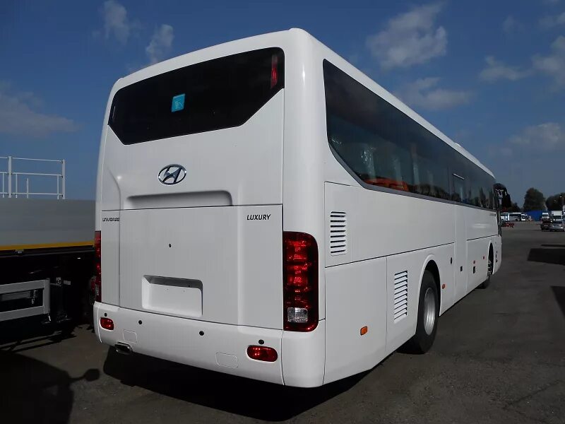 Hyundai luxury. Автобус Hyundai Universe Luxury. Hyundai Universe 43. Hyundai Universe 2014. Автобус Hyundai Universe 43.