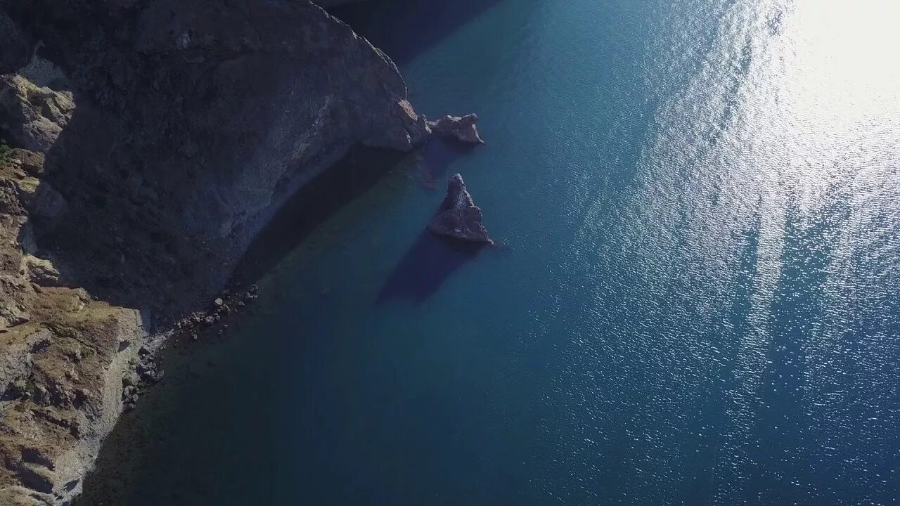 Карадагский змей в черном. Коктебель Карадагский змей. Карадагское чудовище в черном море. Карадагский змей в Крыму. Карадаг чудовище.