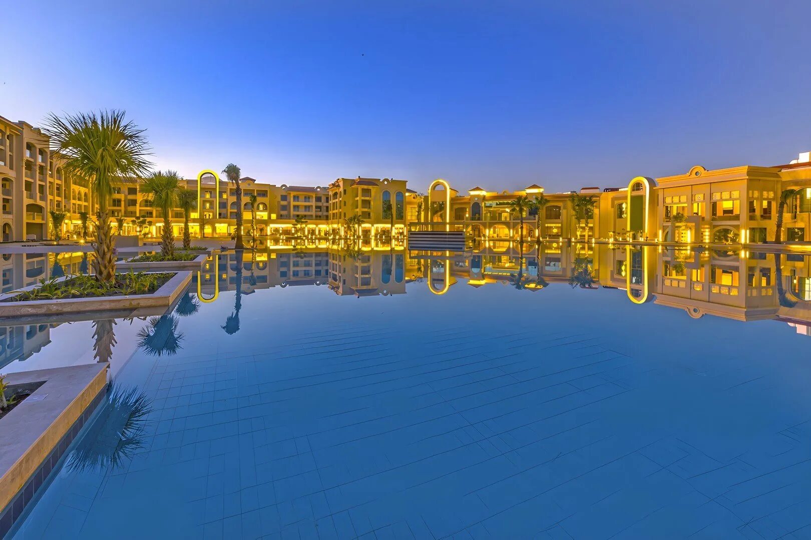 Pickalbatros beach resort hurghada. Альбатрос Вайт Бич Хургада 5. Отель Альбатрос Вайт Бич Резорт 5 Хургада. Albatros White Beach Resort 5 Египет Хургада. Альбатрос Бич Египет 5.