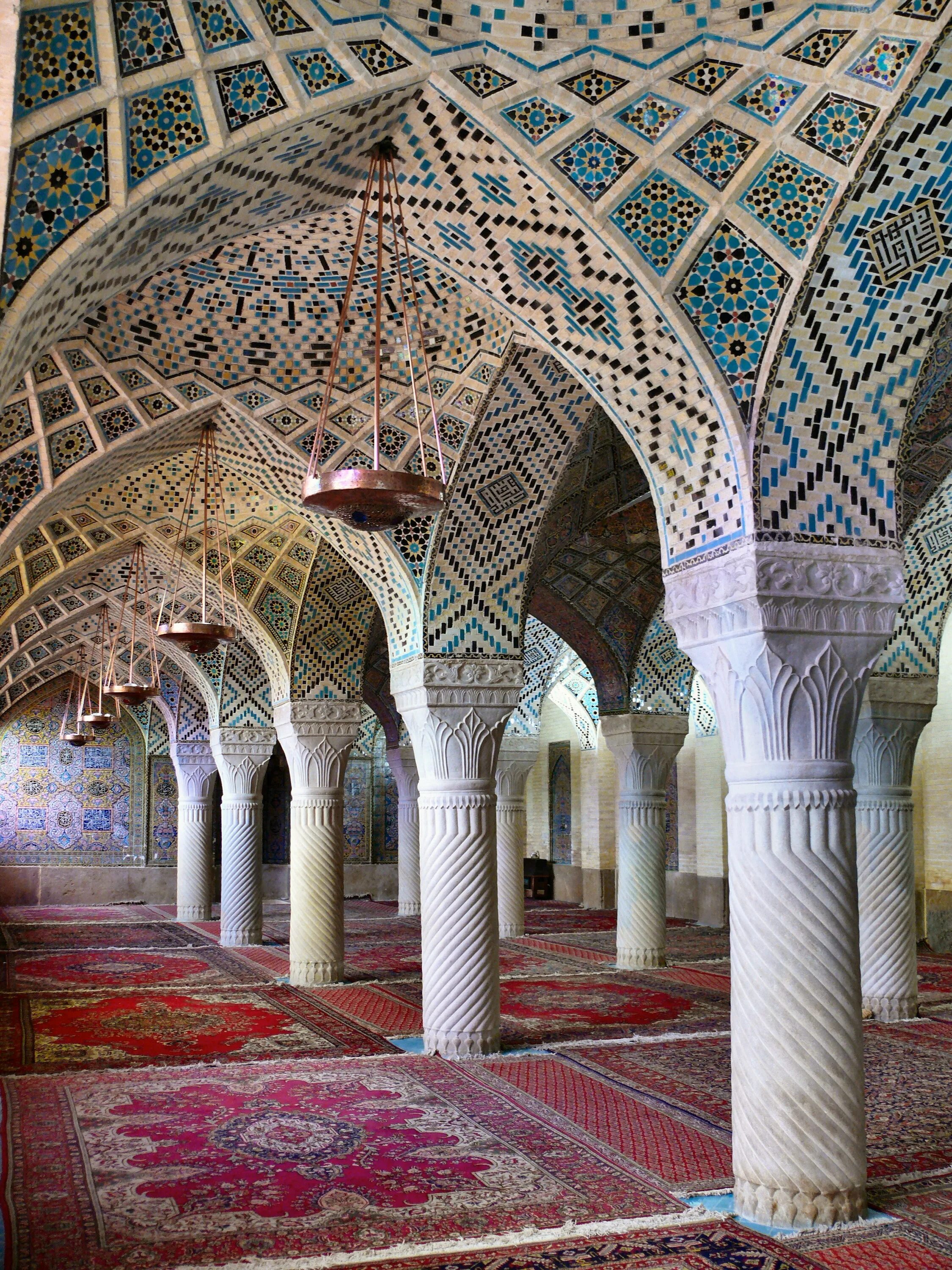 Арабские здания. Мечеть Шираз в Иране. Иран мечеть Насир-Аль-Мульк. Мечеть Иране Шариф. Мечеть Иран своде.