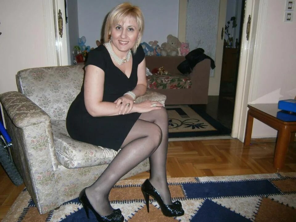 Russians amateurs mom. Домашние снимки женщин. Russians amateurs mom. Russians amateurs mom. Домашнее.