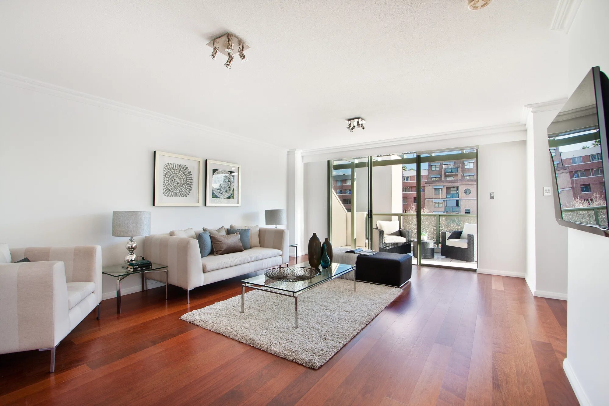 Clean house go. Хоум стейджинг квартиры living room. cleaning the living room. clean rooms properties. my living area.