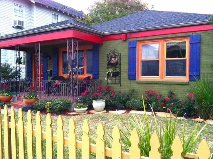 Покрашенные дома снаружи фото краской Pin by Dan Harden on Houses House paint exterior, Red house exterior, House exte