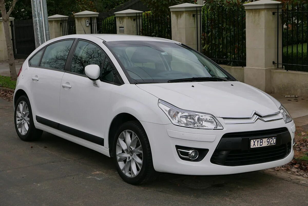 Citroen c4 2010. Citroën c4 хэтчбек 2009. Ситроен с4 седан 2010. Citroen c4 хэтчбек белый. Ситроен хэтчбек 2007