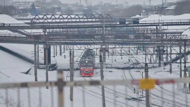 Новосибирск заринск электричка. Новосибирск заринск электричка. Станция новокузнецк пассажирский. Искитим электричка речной. Новосибирск заринск электричка.
