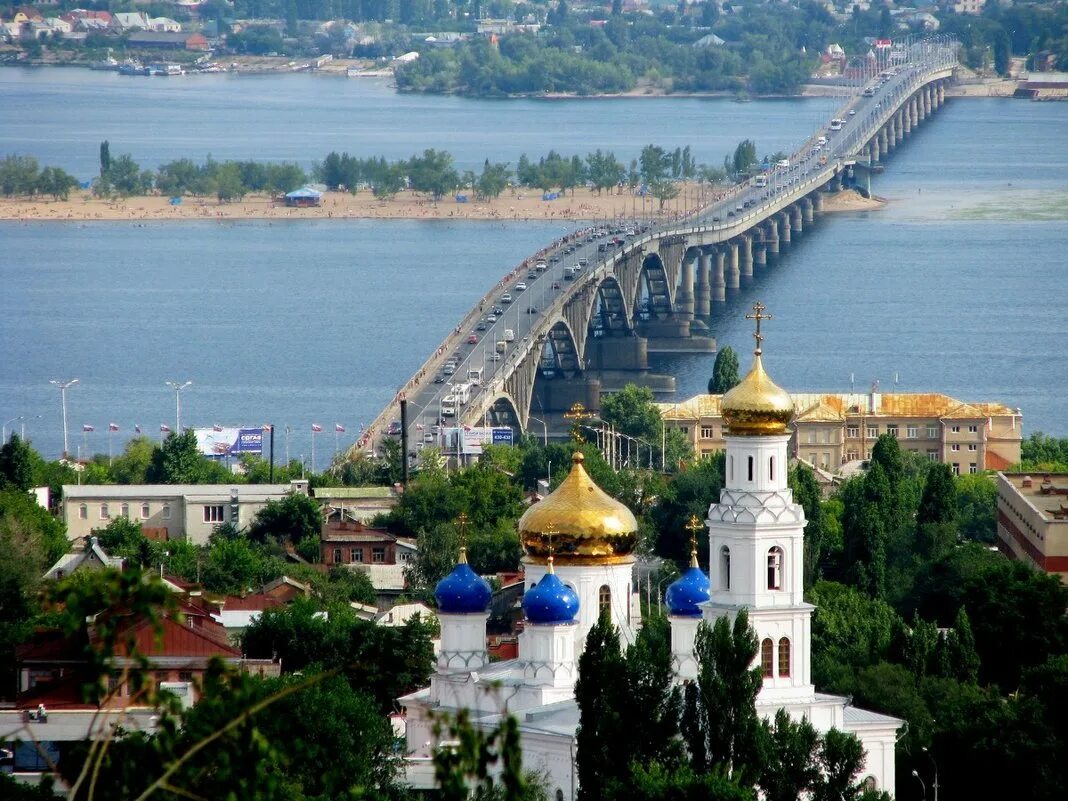 Саратов это город на волге. Волга мост Саратов. Волга река мост Саратов. Река Волга Энгельс. Горд Саратов Волга река.