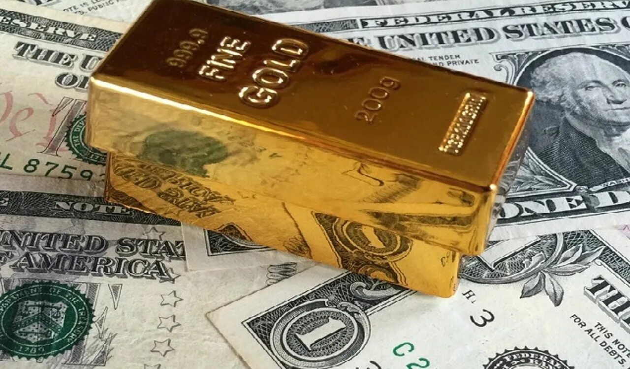 Gold Dollar. Обмен валюты на золото фото. 700 долл