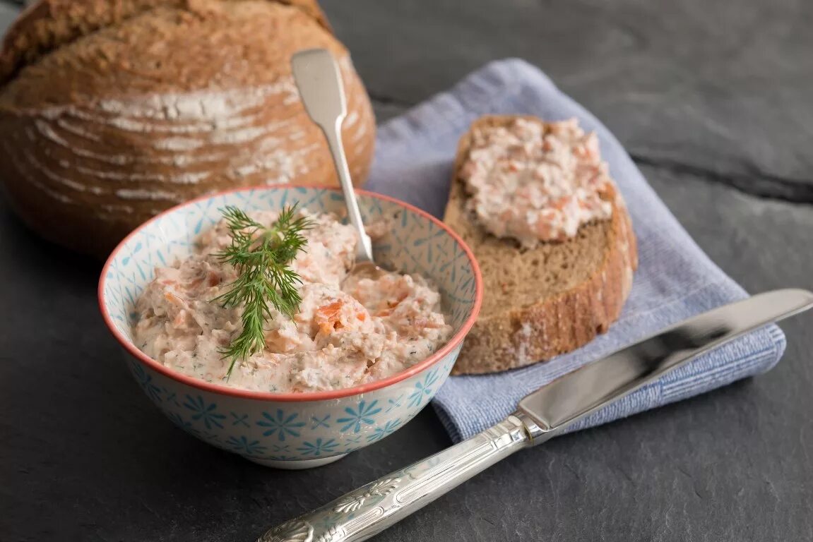 Паштет. Паштет намазка. Паштет из сала. Паштет из курицы и моркови.