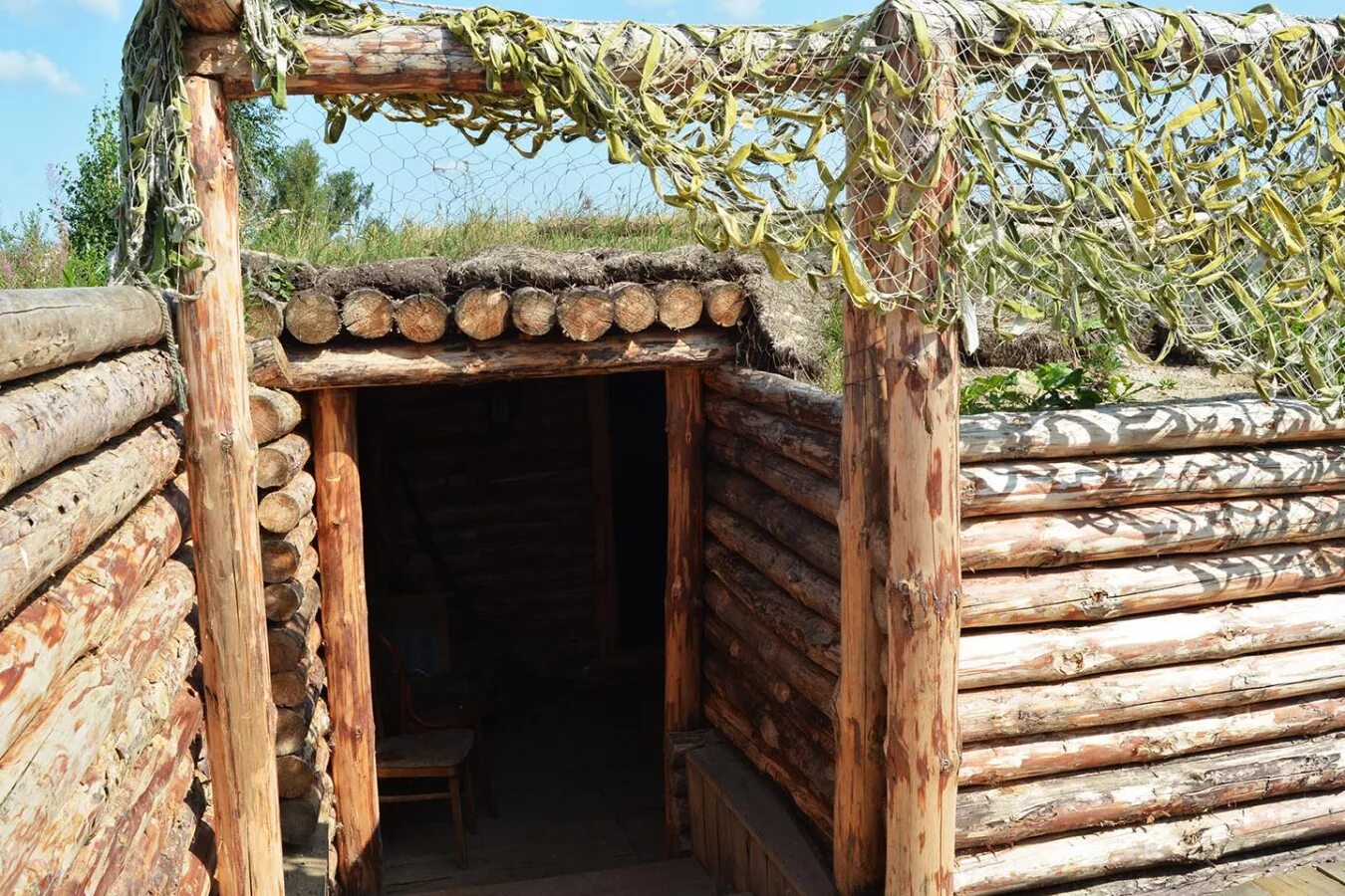 Окоп траншея блиндаж. Баня землянка. Блиндаж бетонный. Блиндаж землянка домодедово. Бревна блиндажа 5.