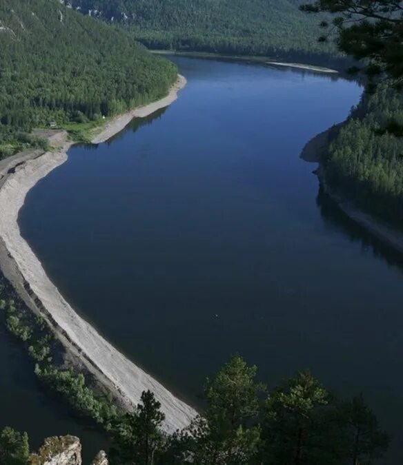 Река лена впадает в волгу. Река Лена. Сибирь река Лена. Река Лена Восточной Сибири. Реки России Лена.