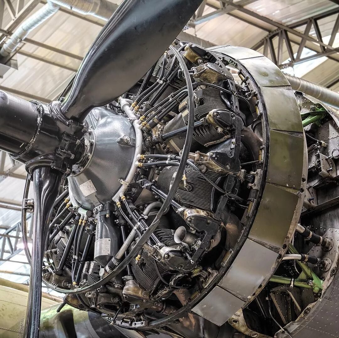 Мотор истребителя. B-17 мотор. 250 - B17 двигатель ТВД. Wright b-17g. Двигатель истребителя.