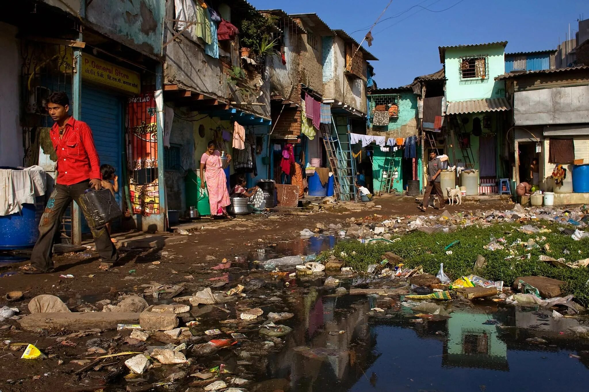 Дхарави Мумбаи. Мумбаи Индия трущобы. Индия бедные районы. Индия самая бедная Страна в мире.