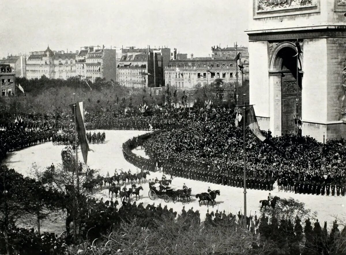 Визит николая 2 во францию 1896. 1896 год париж. Визит императора николая ii в париж 1896 год. 1896 год париж. Визит императора николая ii в париж 1896 год.