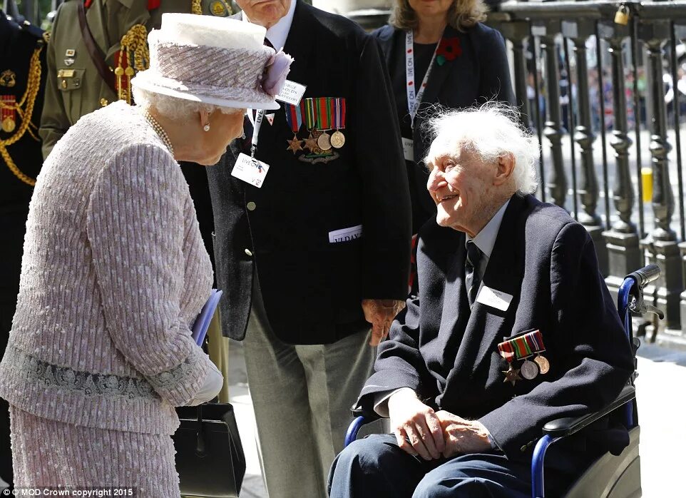 Идти на встречу с ветераном. Ветераны второй мировой войны в Японии. Ветераны Британии второй мировой. Ветераны 1 мировой Великобритания.