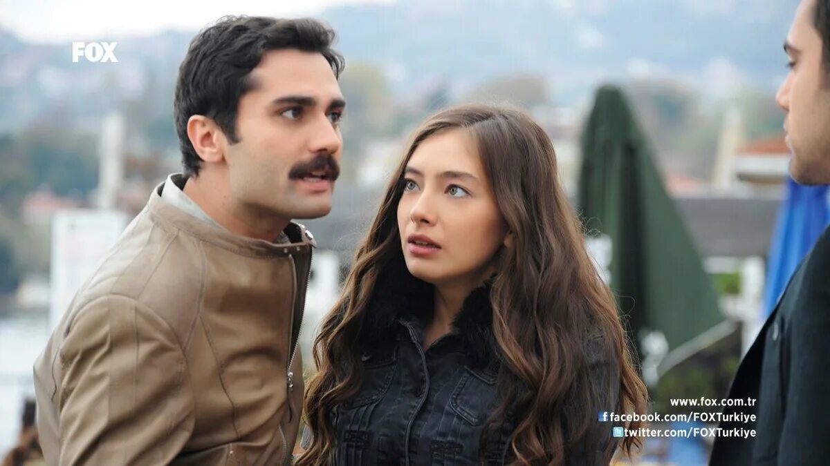 Два лица стамбула 14. Два лица стамбула turkline tv. Два лица стамбула turkline tv. Два лица стамбула turkline tv. Дуйгу и онур два лица стамбула.