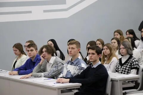Более 200 человек