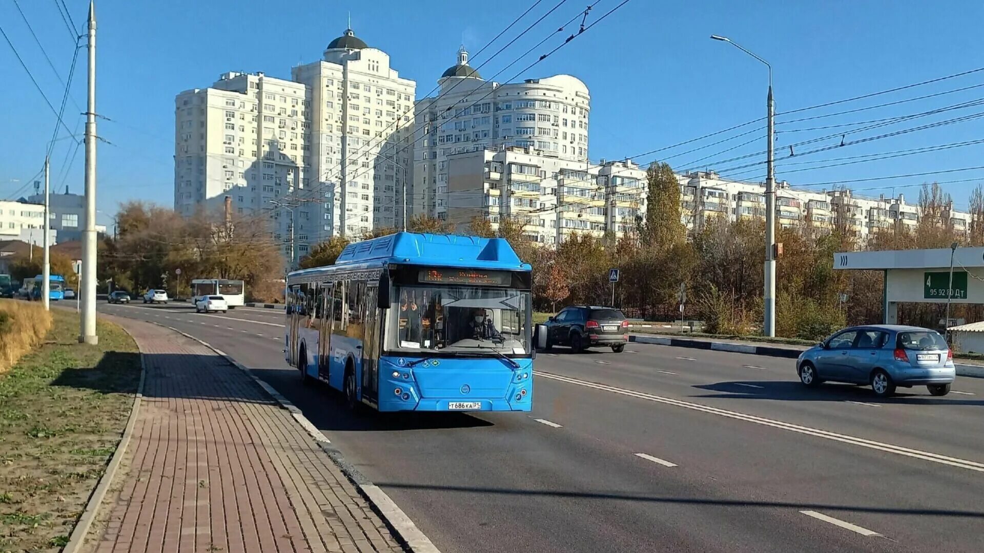 Ост белгород. Автобус Белгород. Автобусные остановки в Белгороде. Общественный транспорт фото. Транспорт Белгородской области.