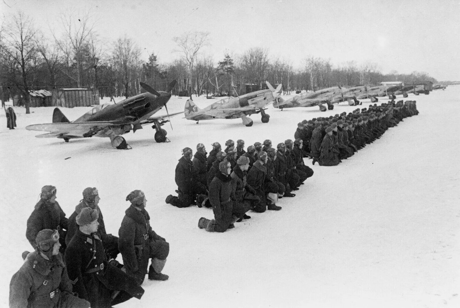 Звенигород в годы Великой Отечественной войны 1941-1945. 28 Истребительный авиационный полк ПВО. Московская битва (1941 - 1942 гг.). 12 Гвардейский истребительный авиаполк. Воздушная битва за москву